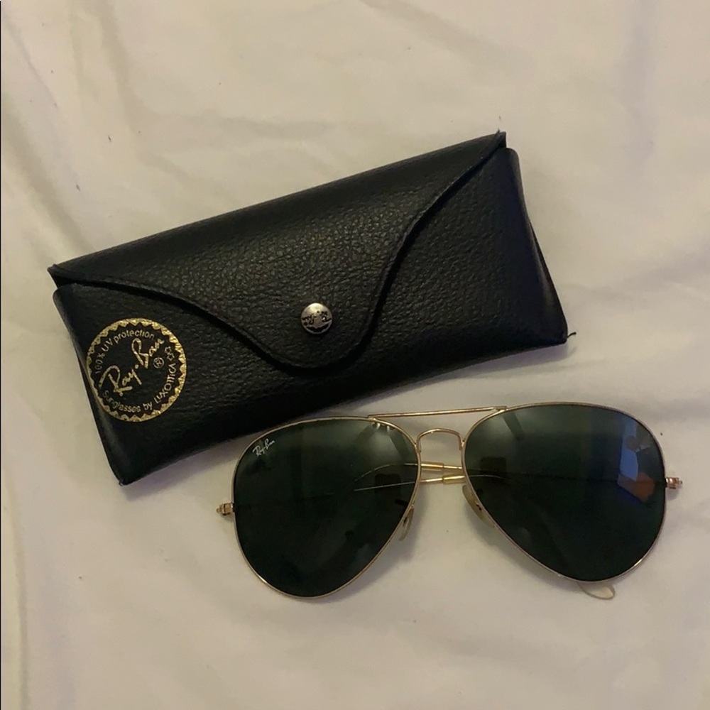 Black and gold aviator ray ban sunglasses